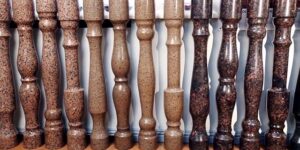 Установка балясины на лестницу: пошаговая инструкция от Ремонтируем