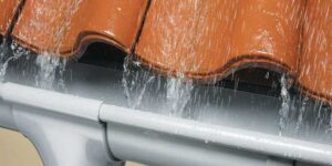 Отвод воды от фундамента: важные советы и инструкция